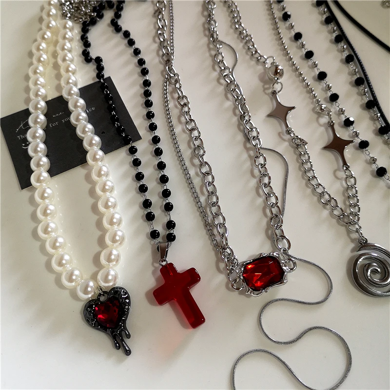 Men'S Accessories In The 90S - Kalung liontin hati salib kaca Gotik