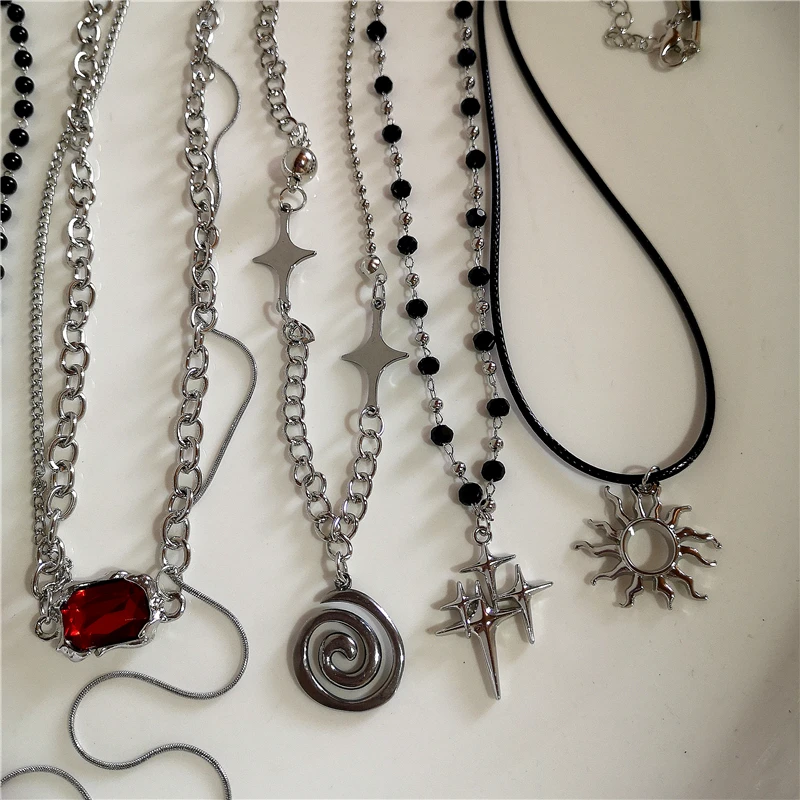 Kalung liontin hati salib kaca - Men'S Accessories In The 90S ulasan dan harga